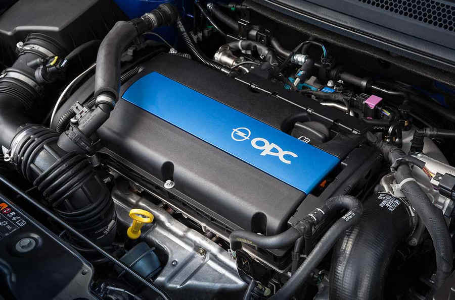 Opel_Corsa_Opc_2015_Motore