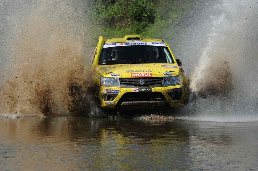 Suzuki Rally dalmazzini guado