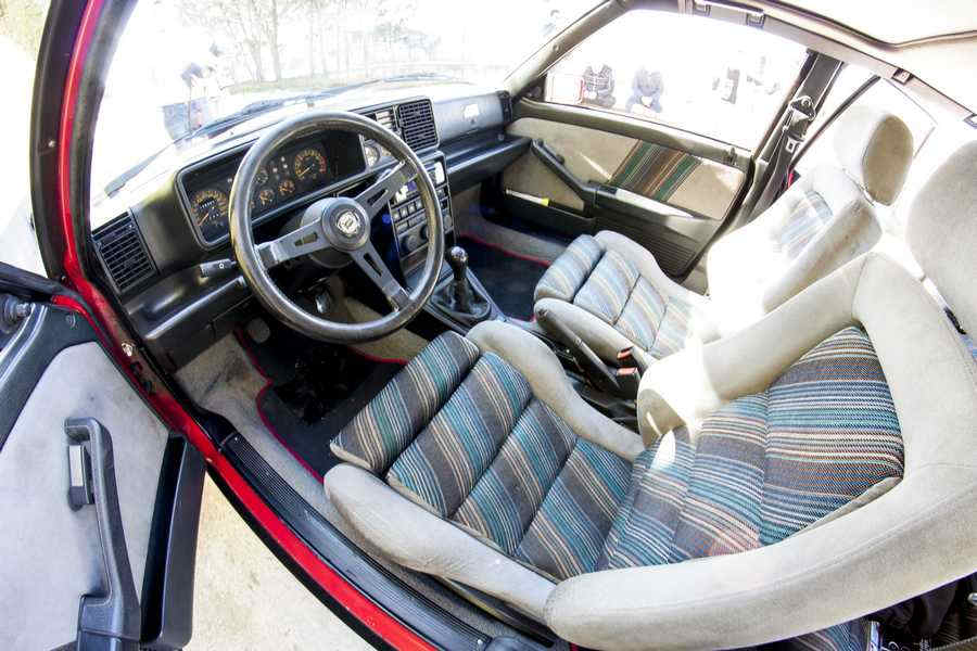 Lancia Delta Integrale 8v (25)