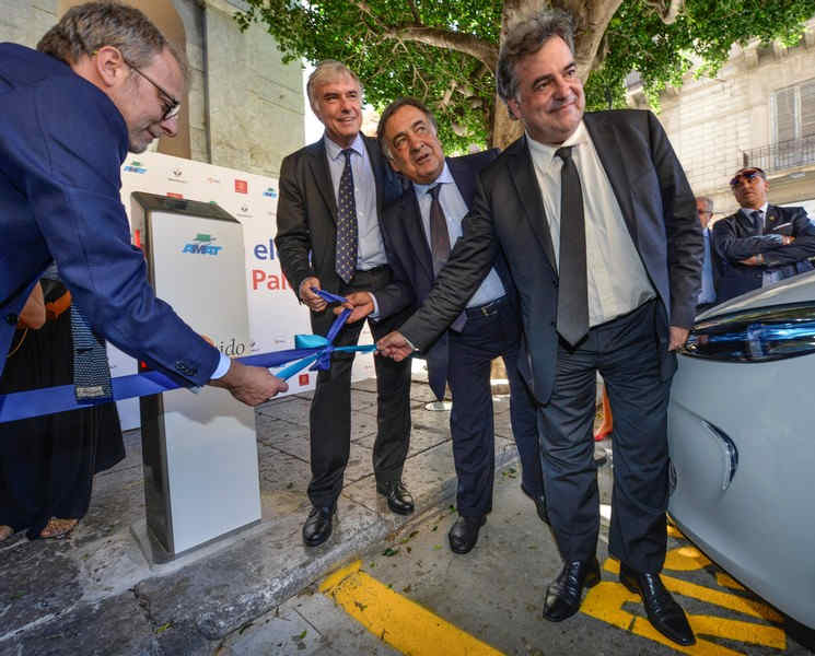 Renault-car-sharing-elettrico-Palermo-1
