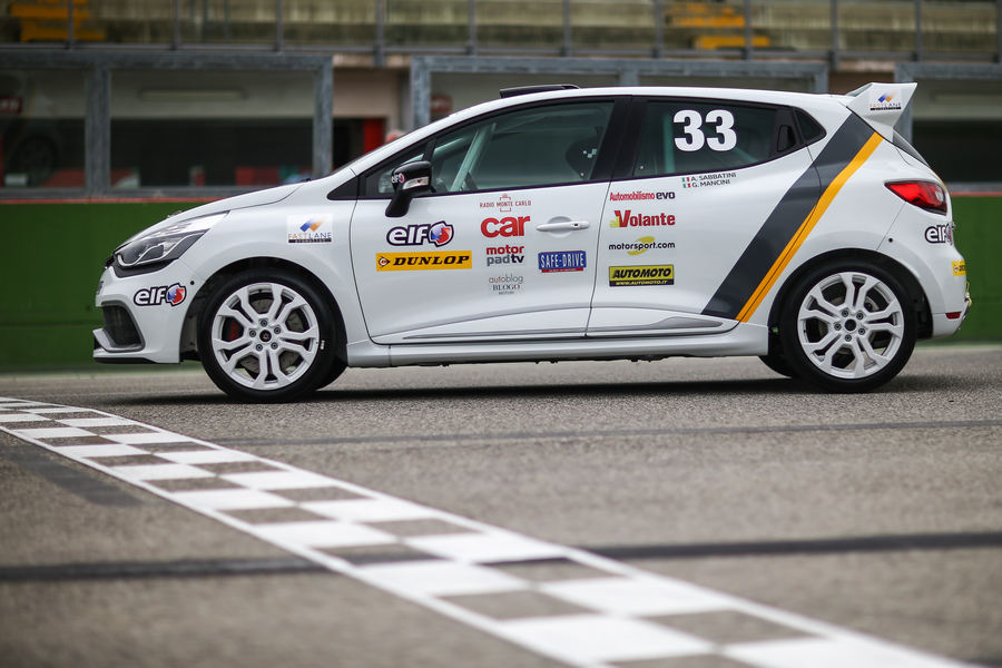 Clio Cup vista laterale