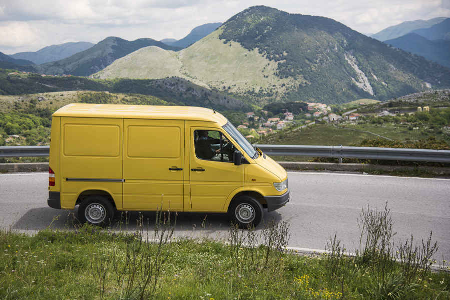 Mercedes-Benz-Sprinter-44