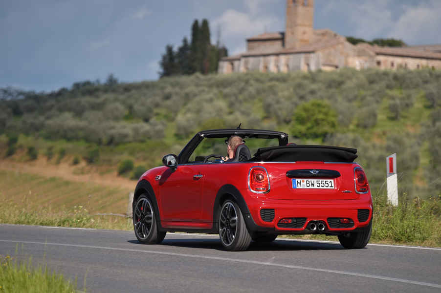 Mini-John-Cooper-Works-Cabrio-21