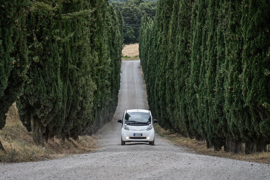 Peugeot-iON-San-Gimignano-1