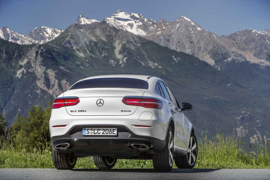 Mercedes-Benz GLC 350 e Coupé; Exterieur: diamantweiß; Interi