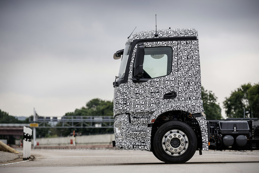 Weltpremiere für den Mercedes-Benz urban eTruck: lokal emissionsfreier und leiser Verteilerverkehr