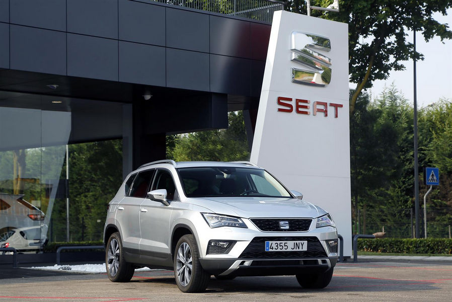 seat-ateca-lancio-porte-aperte