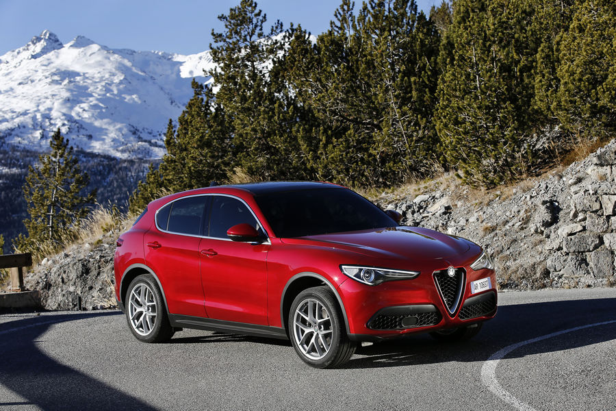 alfa-romeo-stelvio-2017-77