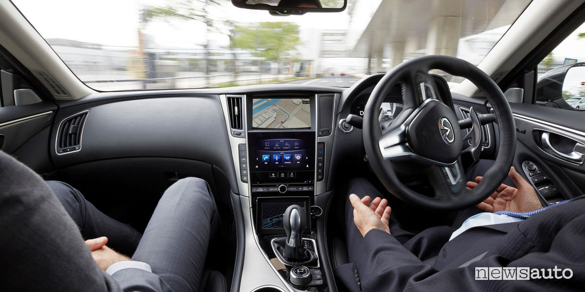 Guida completamente autonoma su strada