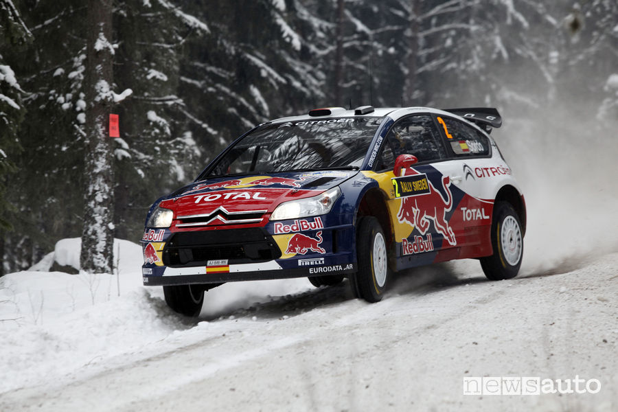 Citroen-C4-WRC-Loeb-01