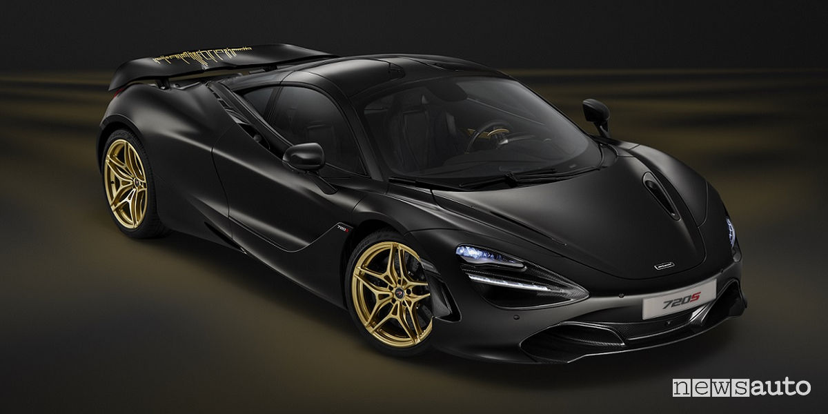 McLaren 720S in oro Salone di Dubai