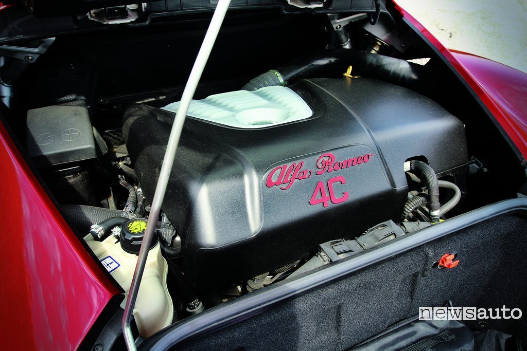Vano motore posteriore Alfa_Romeo_4C