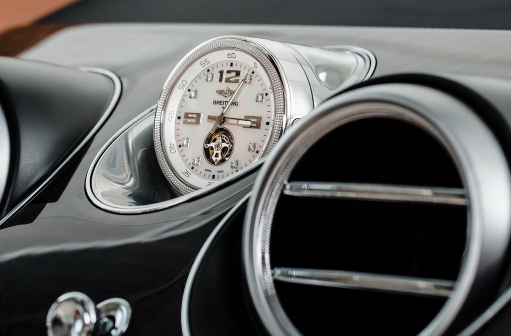 Orologio auto Bentley cambio ora legale
