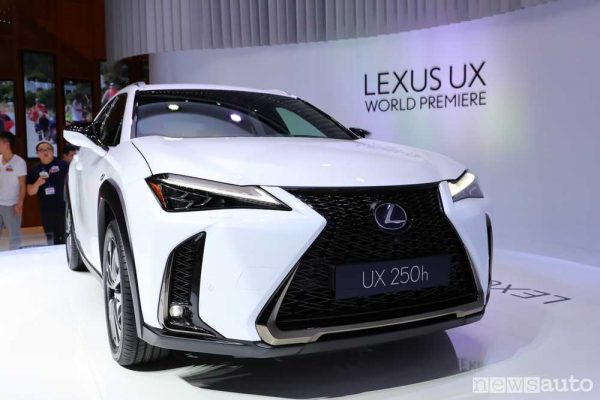 Lexus UX Ginevra 2018