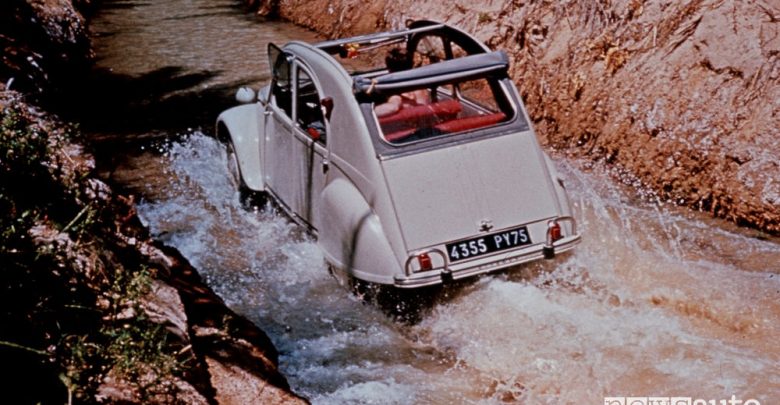 Citroen 2CV 1963, guado