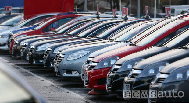 auto con targa temporanea tedesca