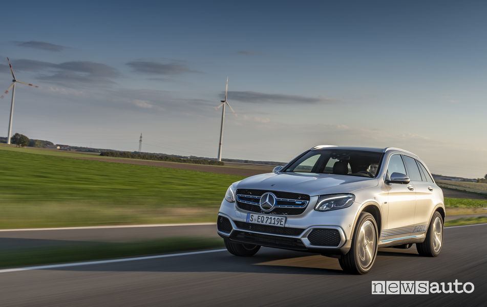 Mercedes-Benz GLC F-Cell, vista di profilo