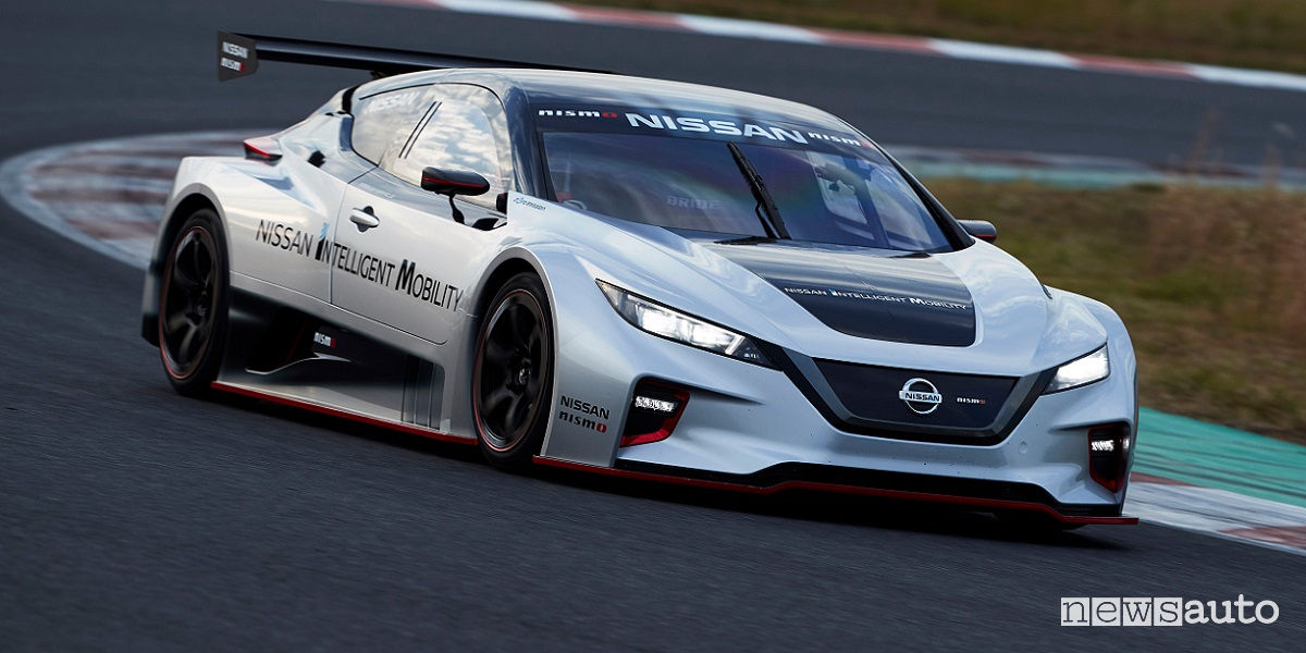 Auto elettrica da corsa Nissan Leaf Nismo RC