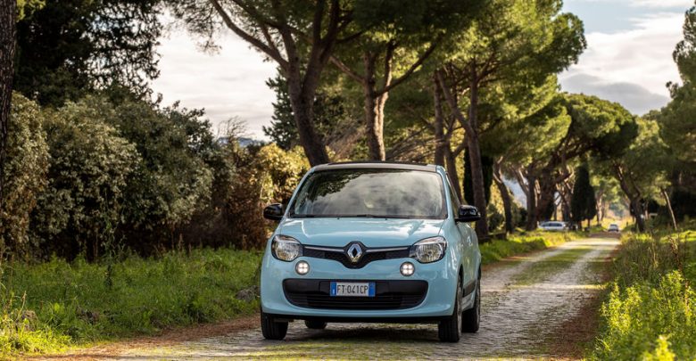 Renault_Twingo GPL 2019 selciato Via Appia Antica