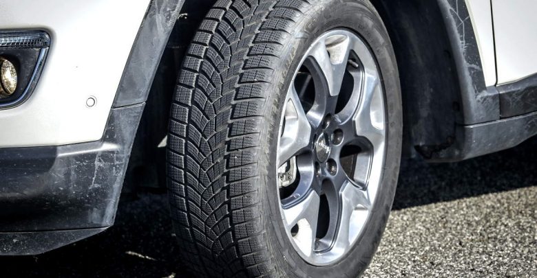 Pneumatici Invernali Goodyear Ultra Grip Performance 225/55 18