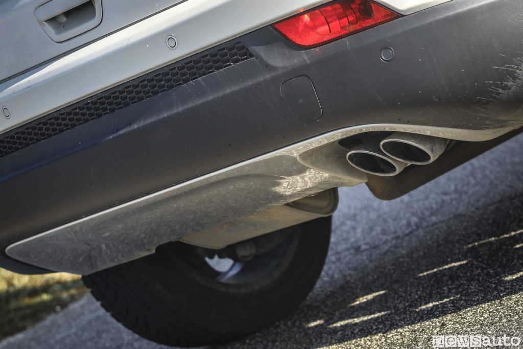 Scarico posteriore doppi Jeep Compass Limited 2019 e paraurti