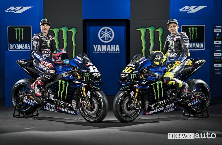 Valentino Rossi e Maverick Viñales insieme alla Yamaha M1 2019 Monster Energy