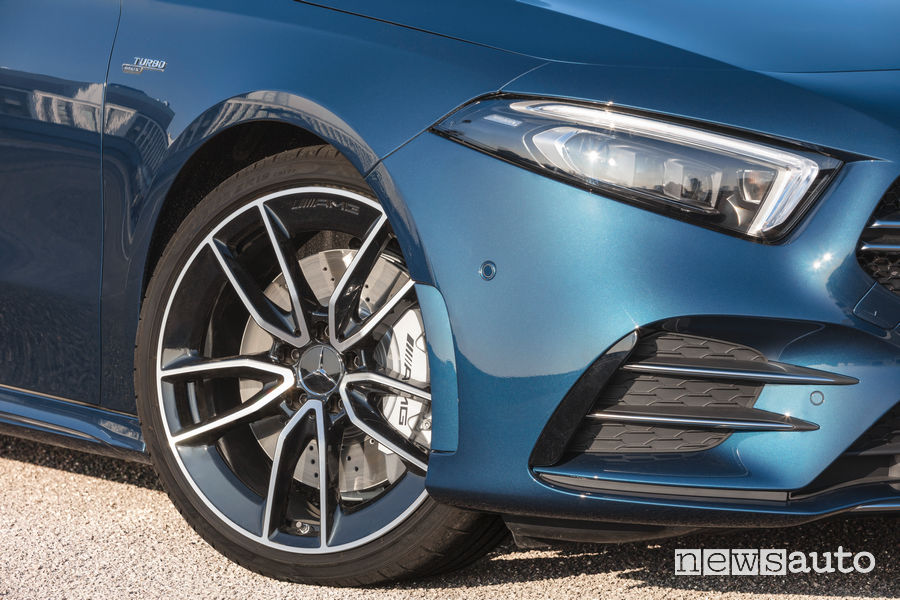 Mercedes-AMG A 35 4MATIC Sedan cerchi in lega 19"