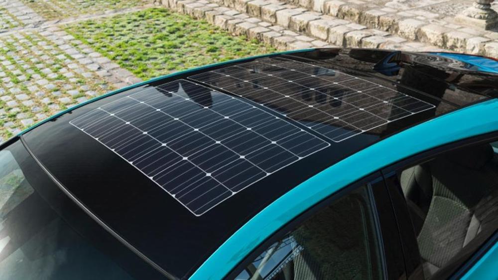 High efficiency solar panel recharges electric car battery in 2 days