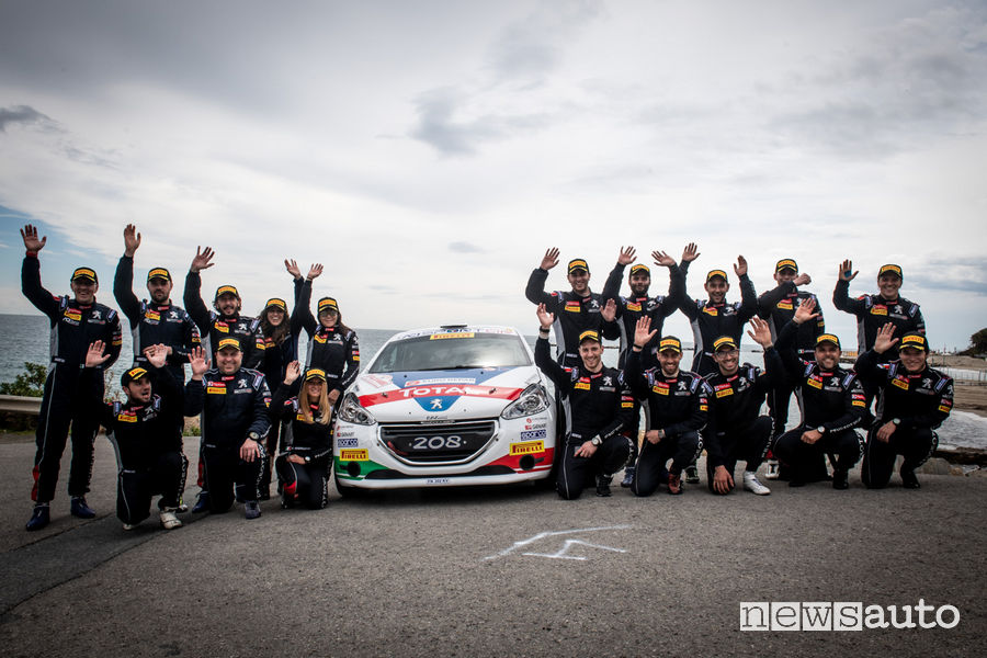 Giovani rallisti iscritti al Peugeot Competition 2019 tutti a lezione da Paolo Andreucci, corso rally