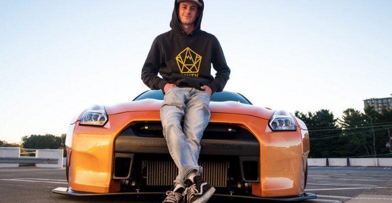 andrew lee andrew lee lotta contro il cancro con la passione per l'auto Nissan GTR