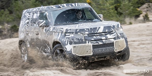 Nuova Land Rover Defender prototipo