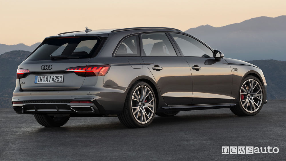 Audi A4 Avant vista posteriore