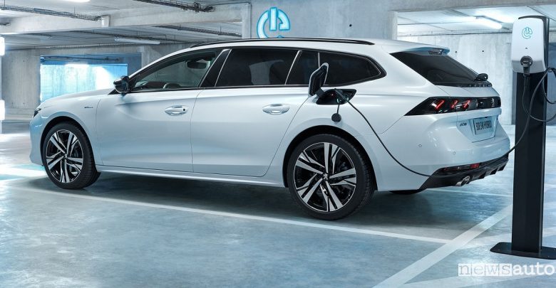 Peugeot 508 SW HYbrid Salone auto Torino Parco Valentino 2019