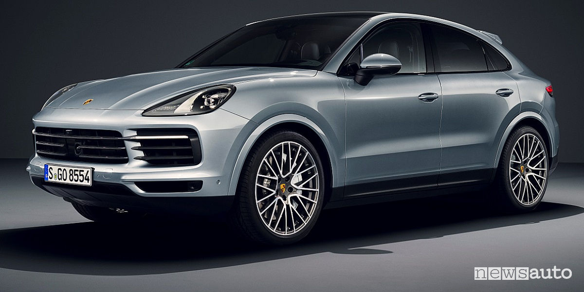 Porsche Cayenne S Coupé vista di profilo