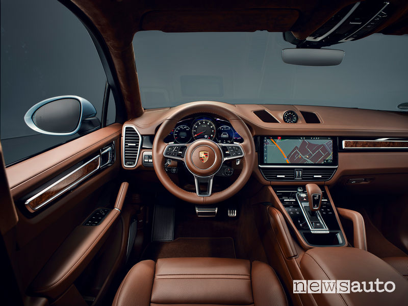 Porsche Cayenne S Coupé abitacolo
