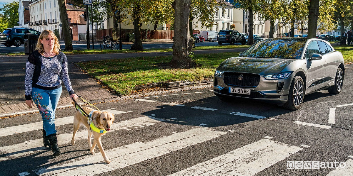 Rumore auto elettriche AVAS Jaguar I-Pace