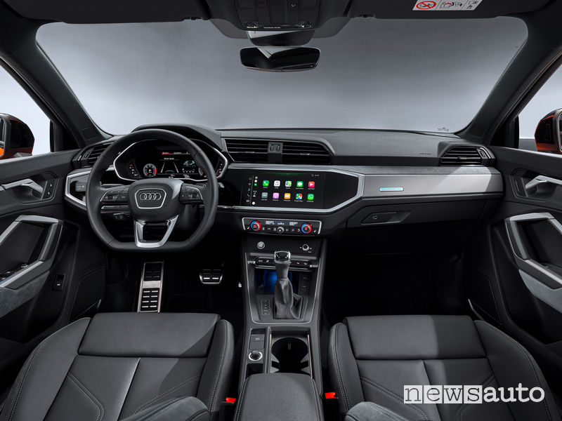 Audi Q3 Sportback plancia strumenti Apple CarPlay