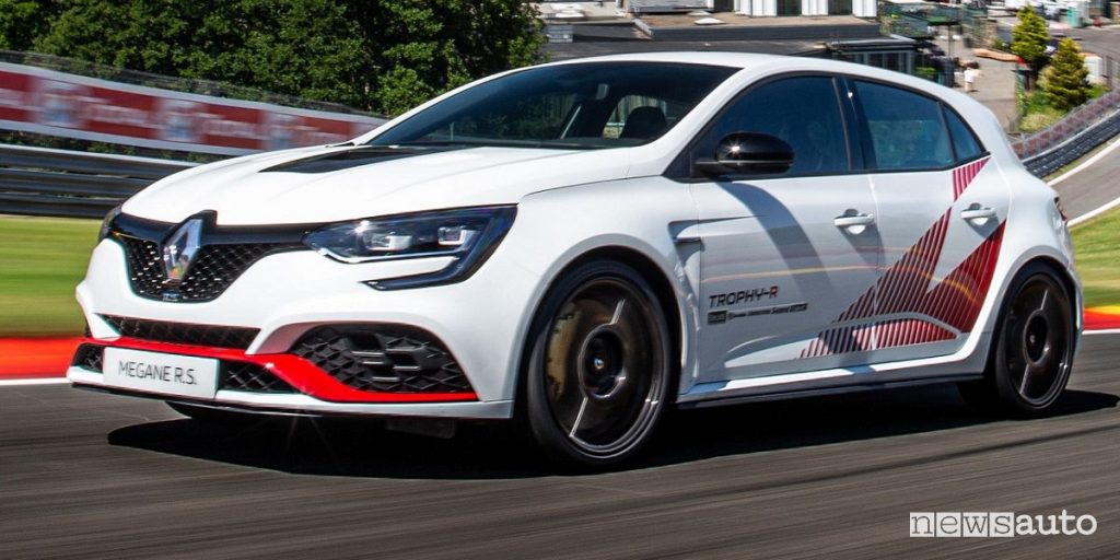 Renault MÉGANE R.S. TROPHY-R