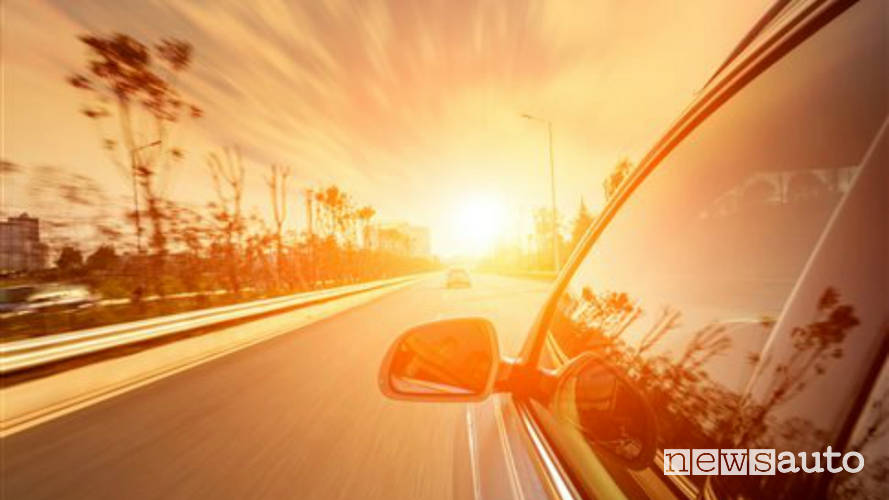 come proteggere auto dal sole