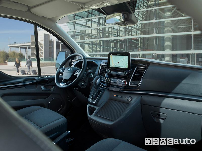 Abitacolo, touch screen Ford Transit Tourneo Custom PHEV ibrido plug-in