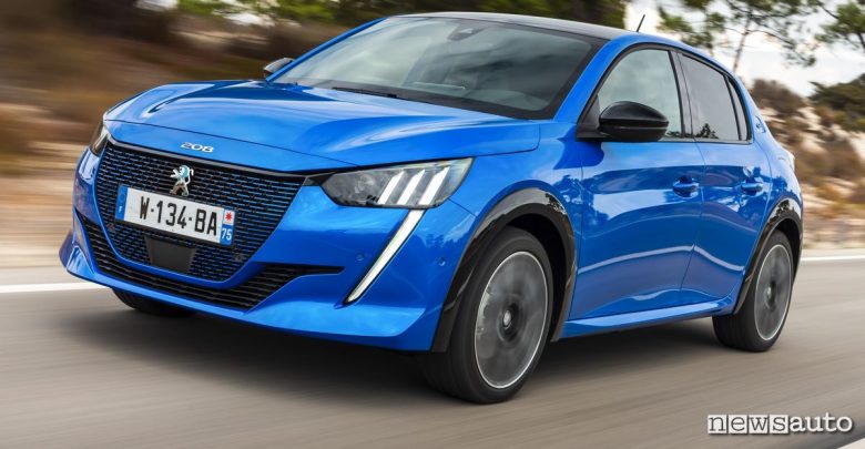 Peugeot e-208 prova su strada