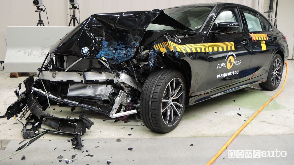 Crash test Euro NCAP urto frontale BMW Serie 3