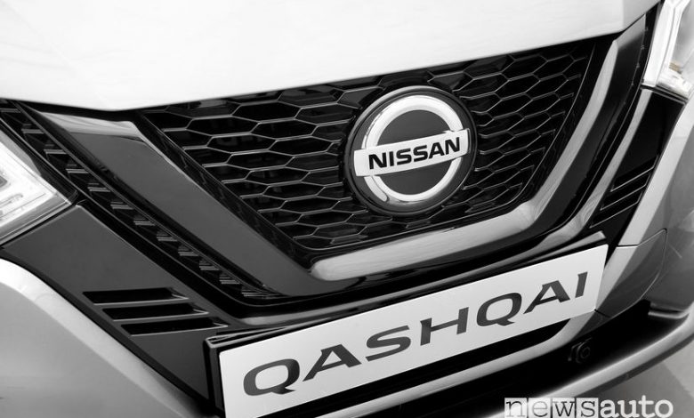 Mascherina anteriore Nissan Qashqai N-Tec