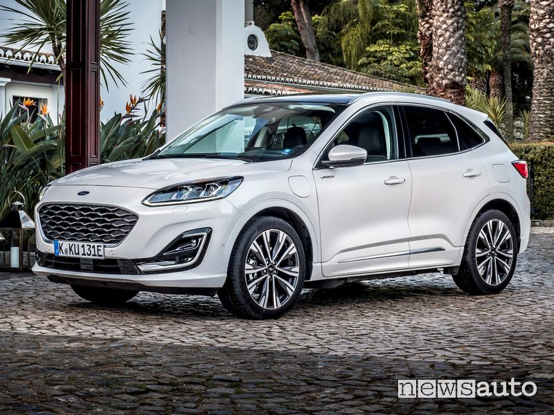 Vista di profilo Ford Kuga Vignale Plug-In Hybrid
