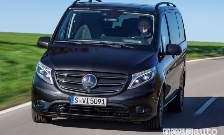 Vista anteriore Mercedes-Benz Vito Tourer 2020