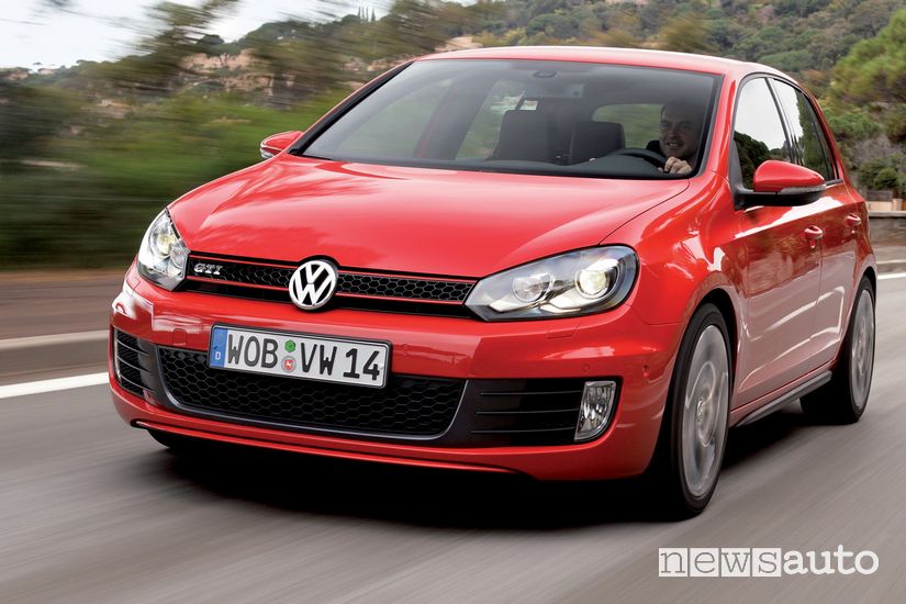 Vista anteriore Volkswagen Golf GTI VI 2009