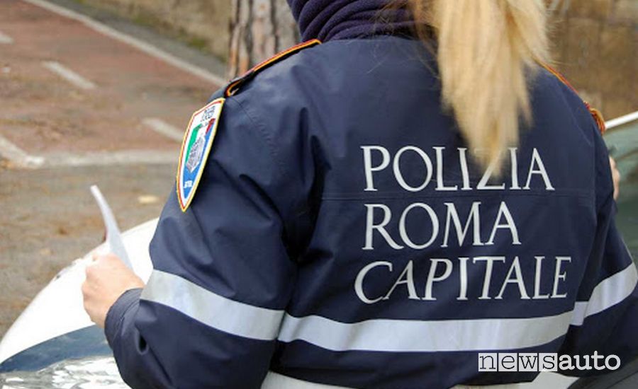 Polizia di Roma Capitale posto di blocco coronavirus Roma