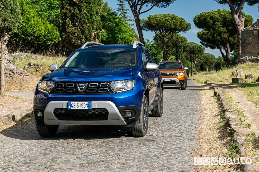 Dacia Duster GPL 15th Anniversary sull'Appia Antica a Roma