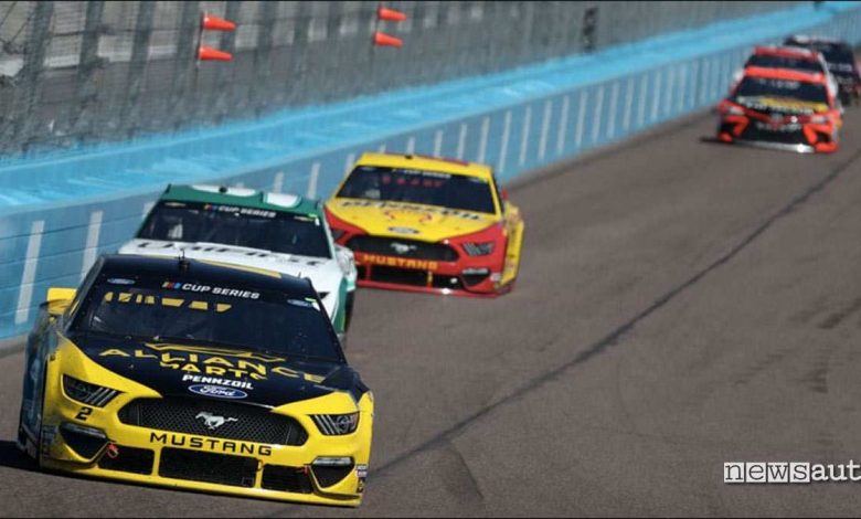 Nascar Campionato 2020 Keselowski sulla pista di Phoenix