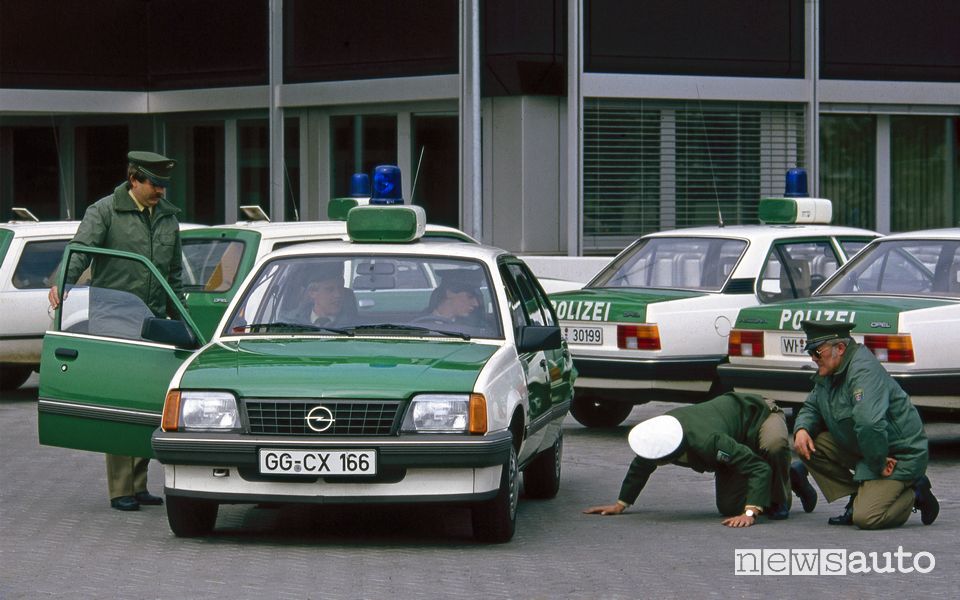 Opel Ascona 1.8i in dotazione alla polizia della Renania-Palatinato